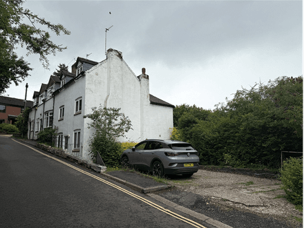 FOR SALE BY AUCTION - 4 BEDROOM COTTAGE WITH PARKING AND WITHIN WALKING DISTANCE OF BEWDLEY TOWN CENTRE